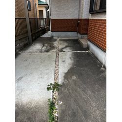 横浜市神奈川区にて駐車場の高圧洗浄を行いました！の画像1