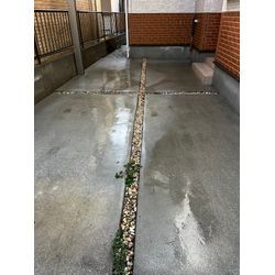 横浜市神奈川区にて駐車場の高圧洗浄を行いました！の画像2