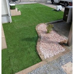 🌿 人工芝と砂利敷きでお庭がスッキリ！施工事例のご紹介の画像1