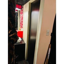 横浜市の店舗で扉のレール交換を行いました。の画像3