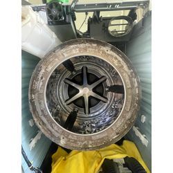 8年使用のドラム式洗濯機。残り湯利用で黒カビと湯あかが蓄積していましたの画像1