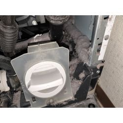 パナソニックドラム式洗濯機 VXシリーズ内部にホコリがてんこ盛り！何故に？の画像2