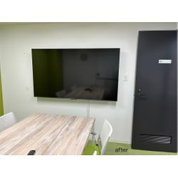 オフィス ミーティングルーム モニター設置工事の画像2