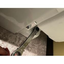 【トイレトラブル】「便器が斜め…？」他業者のミスを5分で修正！プロの「正確な位置」へのこだわりの画像2