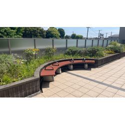 花のある空間へ。老人ホームの花壇管理をさせていただきました｜相模原エリアの造園・庭木お手入れの画像1