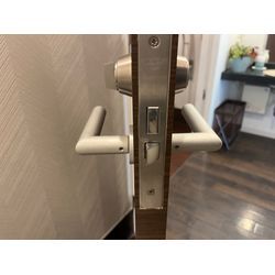 世田谷区で施設のレバーハンドルの補修を行いましたの画像2