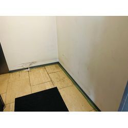 渋谷区で台車ガード用のクッション材の施工を行いましたの画像2