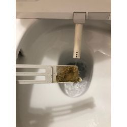 トイレ内部パーツも徹底洗浄！目に見えない汚れまでスッキリ☆の画像1