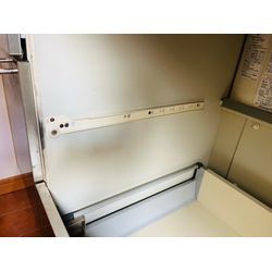 世田谷区でキッチン下収納のレール交換を行いました。の画像2