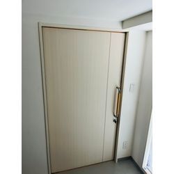 世田谷区の施設で引戸の吊車交換を行いましたの画像2