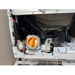 兵庫県明石市、BD-SV110EL 下から水漏れがするの画像1