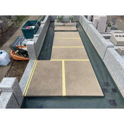 港区・青山霊園で雑草対策を行いましたの画像2