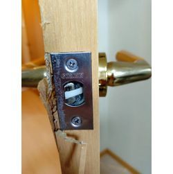 ドアノブが壊れて軟禁状態⁉の画像1