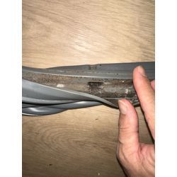 扉のゴムパッキン交換の画像1