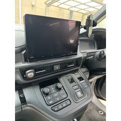 ステップワゴンTVキット取り付けの画像1