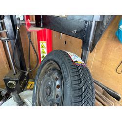 ダイハツ ミライース【エンジンチェックランプ診断＆タイヤ交換】の画像2