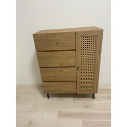 LOWYA扉付きチェストの画像1