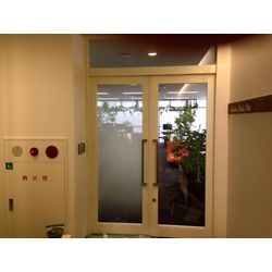 グラデーションの目隠しフィルムでオシャレにプライバシーを守る！の画像1