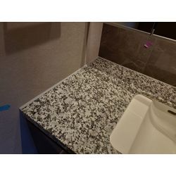 リフォームに伴う各所コーキング１LDK（浴室、洗面台、　キッチン、トイレ、玄関他）の画像1