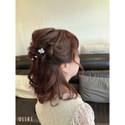和装だけでなく、洋装ドレスに合わせたヘアセットもお任せください！の画像2
