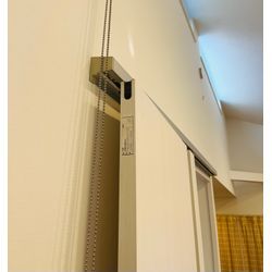 世田谷区で引戸（吊り扉）の吊り車が破損してしまったので交換を行いました。の画像3