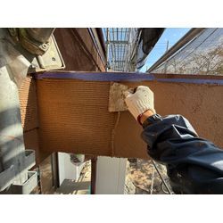 ジョリパッド「校倉仕上げ」でベランダ外壁を高級感あるアクセントにリニューアルの画像2