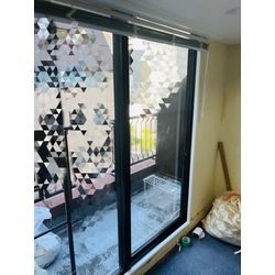 中央区で掃き出し窓の戸車交換を行いましたの画像1