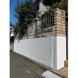 横浜市戸塚区にて擁壁の塗装を行いました！の画像3