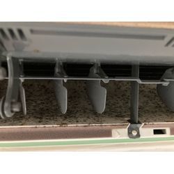 エアコンのカバーの中側って汚れてます。の画像3