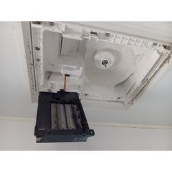 お風呂の換気扇クリーニングの画像2