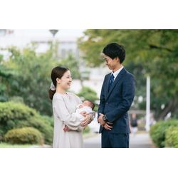 【お宮参りのカメラマンは必要？】みんなで写る家族写真の画像1