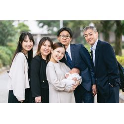 【お宮参りのカメラマンは必要？】みんなで写る家族写真の画像2