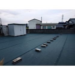 既設防草シート撤去、新規防草シート敷設の画像2