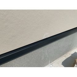 ぶつけて凹んだ水切り板金の画像2