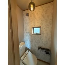 トイレのクロス張替えで清潔＆明るく！の画像1