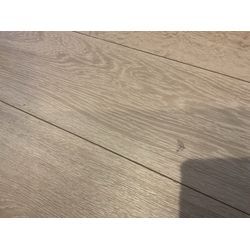 やってしまった、、、気になる床傷の画像1