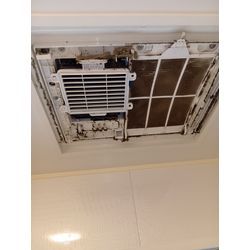 浴室多機能換気扇クリーニングの画像1
