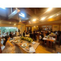 💞【レストランウェディング】新郎からのサプライズも　想いが音楽とともに重なった一日🎤の画像1