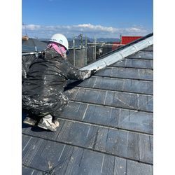 2階建て　一般建築　セメント瓦屋根塗装！遮熱施工！の画像2