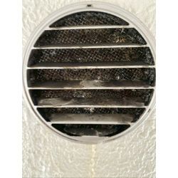 換気ダクトが詰まりすぎて…水が流れ出した！？衝撃のビフォーアフターの画像1