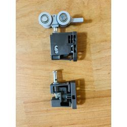 大田区の施設で吊り扉の吊車交換を行いました。の画像2