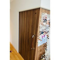 大田区の施設で吊り扉の吊車交換を行いました。の画像1