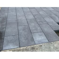 下地から丁寧に仕上げた平板アプローチの画像3