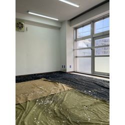 【横浜市西区】店舗の塗装工事を行っています！の画像1