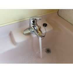 洗面台混合水栓交換の画像2