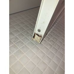 【扉周りの汚れ】の画像1