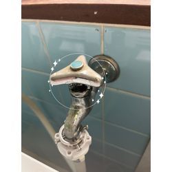 水漏れ補修作業の画像1