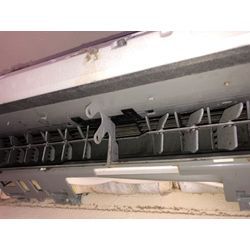 「そのエアコン、本当に大丈夫？内部の汚れ、プロならここまでキレイにできます（^_^）」の画像1