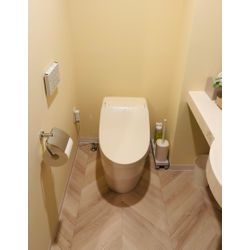 葛飾区でタンクレスへのトイレ交換を行いました。の画像1