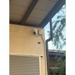 「電源がなくてもOK！PoEカメラでスマート防犯」の画像1